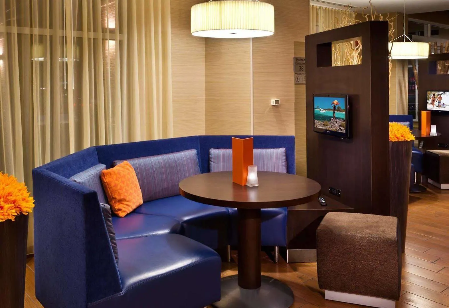 Hotel Courtyard Columbus Easton 3*,